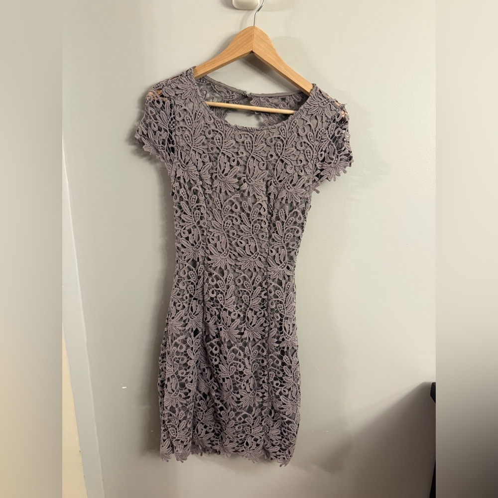 Lulus Lace Open-Back Bodycon Dress – Gray – Size M